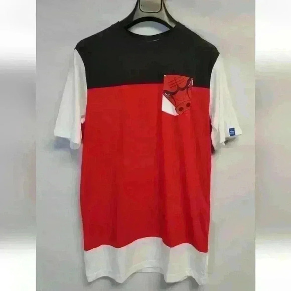 Adidas Originals Hardwood Classics Chicago Bulls SS Shirt Black Red White NWT - Picture 4 of 12